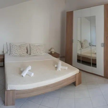 Dana Apartment