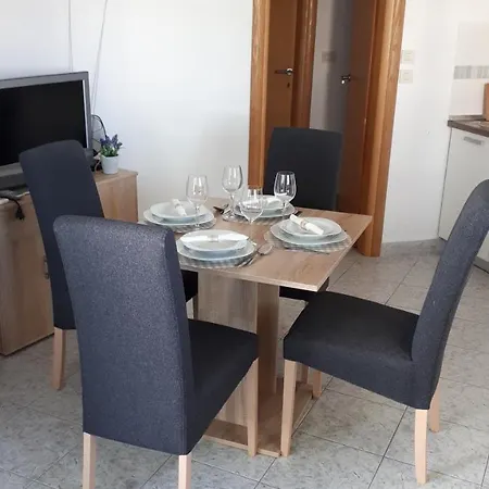 Apartment Dana *